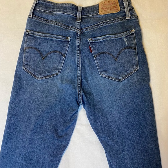 Levi Jeans: High Rise Skinny - Picture 2 of 4